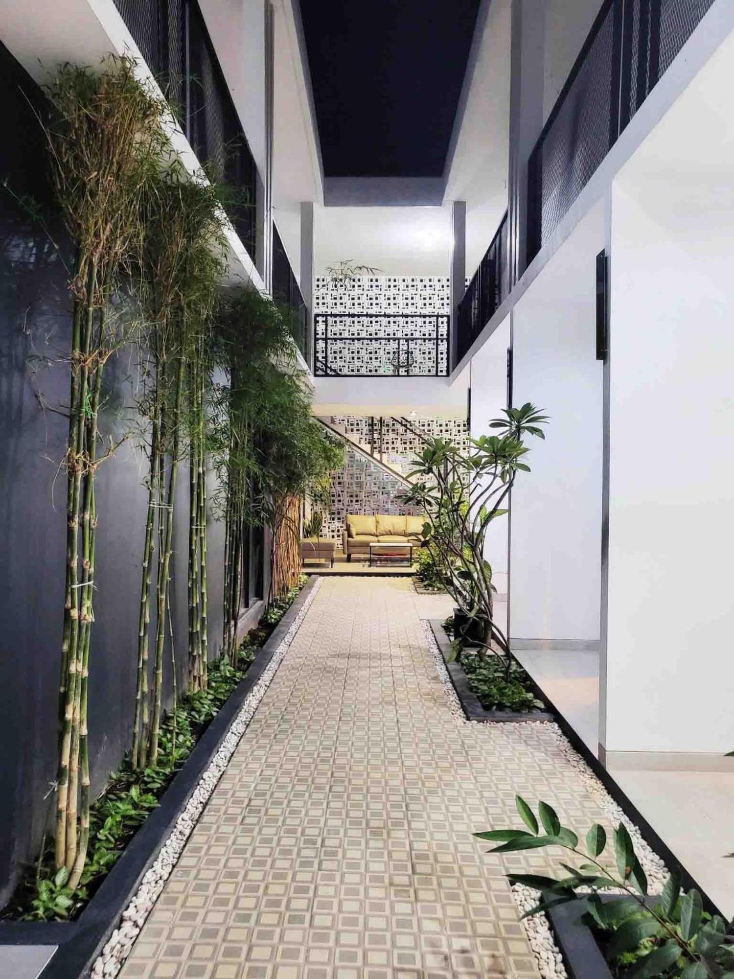 Cabin15 - Syariah Blitar Экстерьер фото